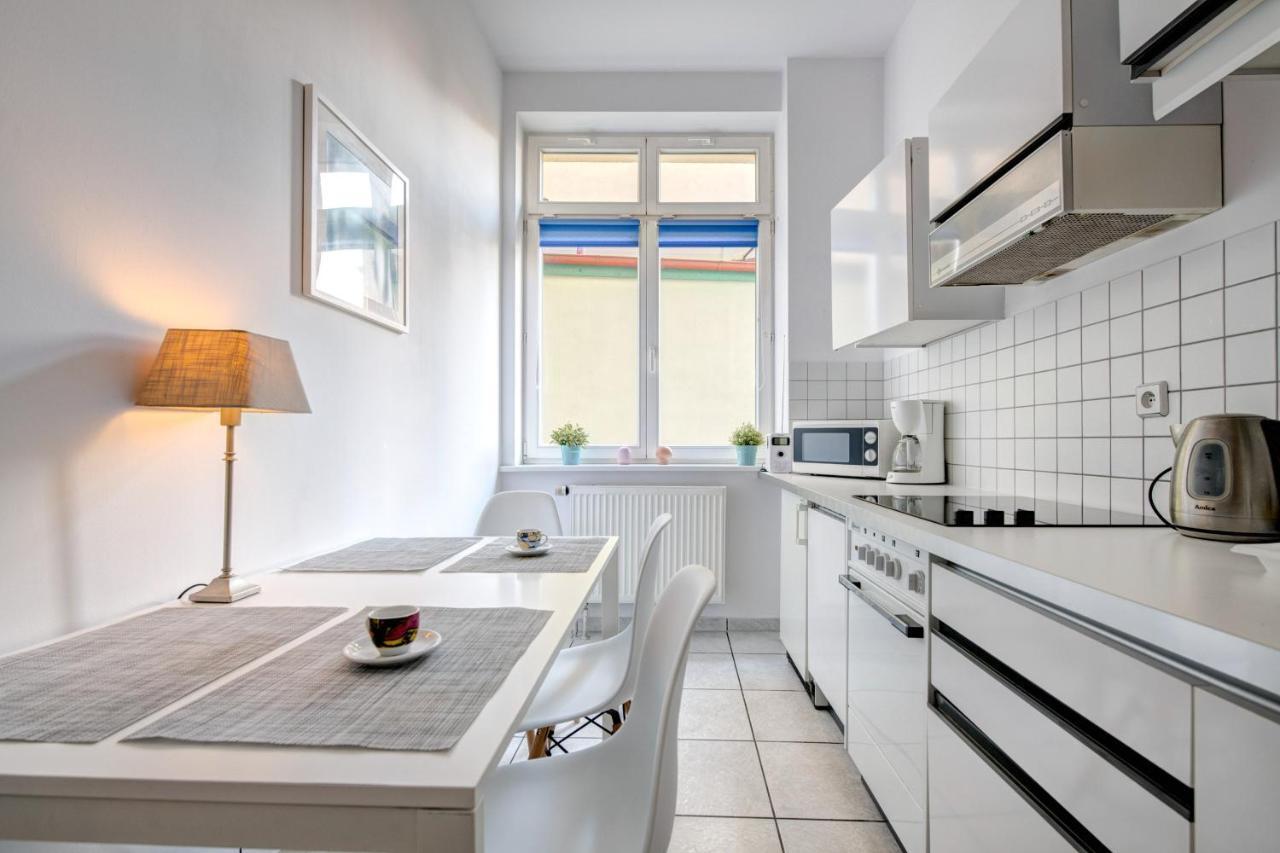 One-Bedroom Apartment 49 Monte Cassino Street