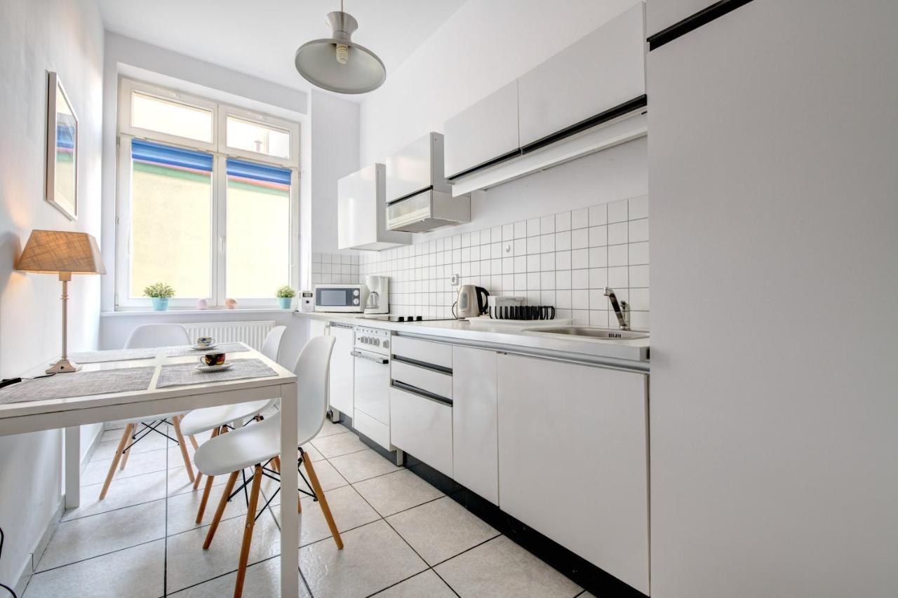 One-Bedroom Apartment 49 Monte Cassino Street