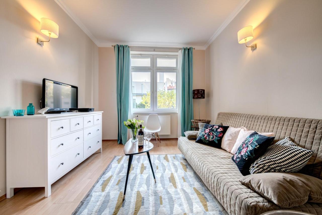 One-Bedroom Apartment 49 Monte Cassino Street